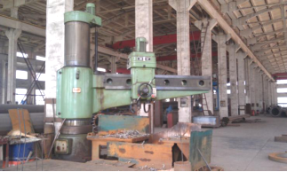 Radial drilling machine